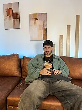 DomBoy  online show from June 22, 8:02 pm