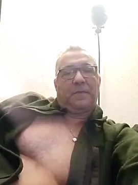 Snapshot of Soloyan chatting on February 4, 6:25 am Soloyan online show from February 4, 6:25 am