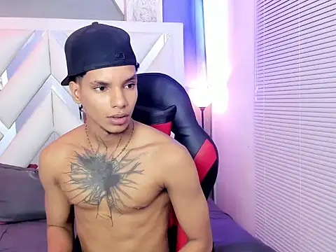 kai storm77 online show from May 31, 3:40 am