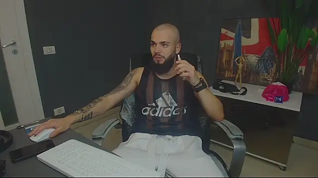 OscarWillss online show from June 4, 4:18 am