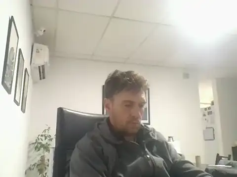 sebasevi online show from May 15, 10:56 am
