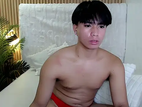 horny jamesxx online show from June 13, 1:20 pm