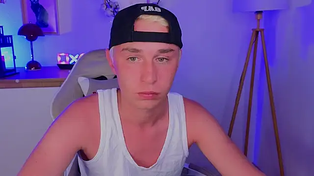 e1v1s online show from June 21, 8:58 pm