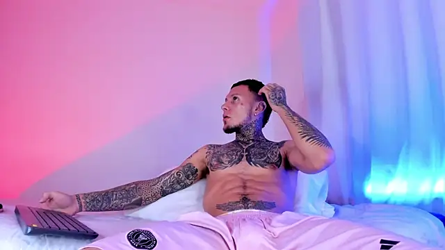 Snapshot of _Kevin_xxx chatting on March 19, 8:11 pm  Kevin xxx online show from March 19, 8:11 pm