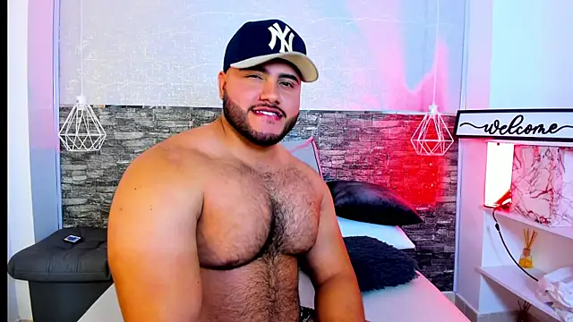 apolorusso online show from August 7, 7:59 am
