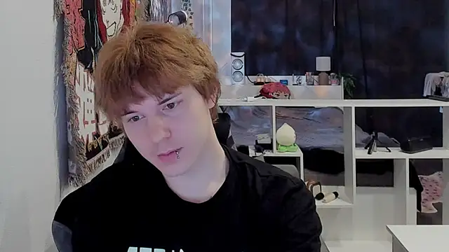 Benjamin Bo online show from June 17, 9:44 am