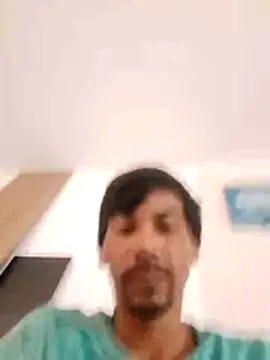 Dnyelguevara92 online show from June 26, 3:47 pm
