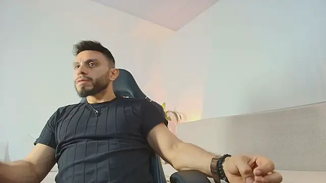 Mateo Vega  online show from June 24, 4:04 am