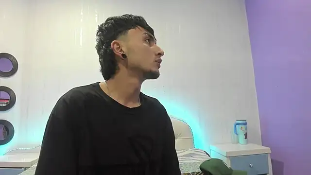 Kayn 420 online show from June 29, 1:23 am