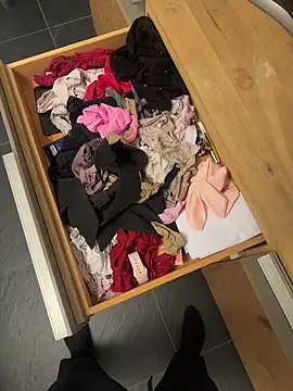 swissboy22 online show from March 14, 8:43 am