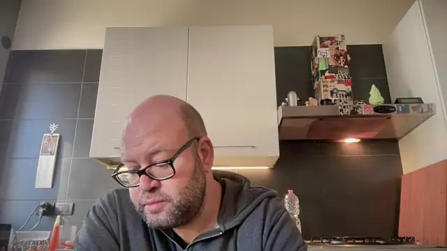 theitalianbear online show from November 5, 8:38 am