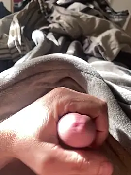 Snapshot of Ich00081 chatting on October 13, 1:28 pm Ich00081 online show from October 13, 1:28 pm