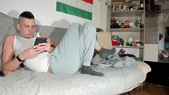 viraglaci18xh online show from January 10, 7:50 pm