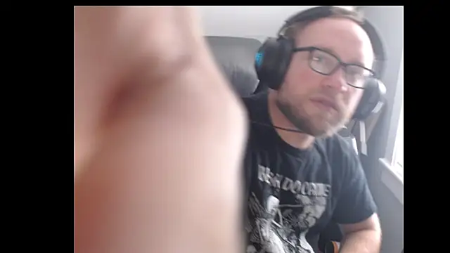 dragonhammer42 online show from September 18, 7:16 pm