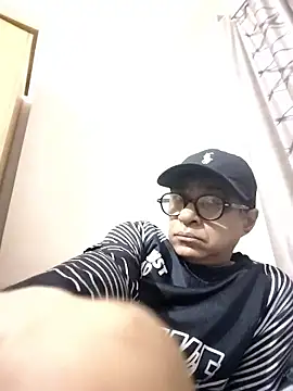 iamkahn 44 online show from January 13, 8:02 pm