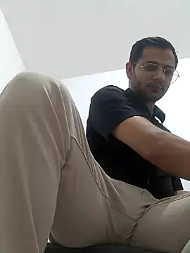 Snapshot of Enderson007 chatting on March 17, 12:46 pm Enderson007 online show from March 17, 12:46 pm