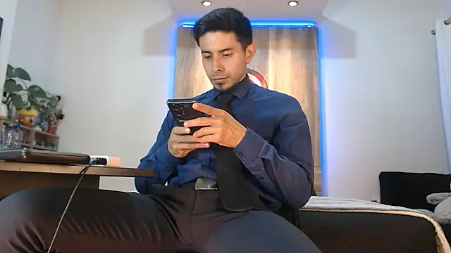 Andrew 4  online show from January 11, 7:12 am