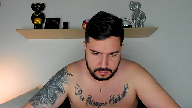 camilo restrepo21 online show from January 3, 2:32 am