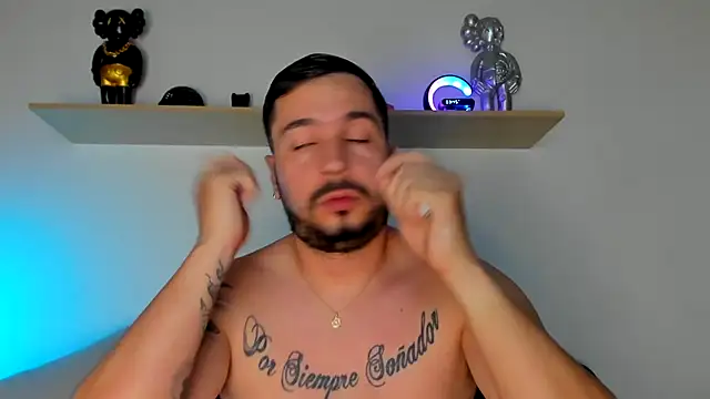 camilo restrepo21 online show from December 17, 12:01 am