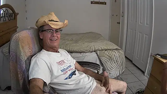 nakeedcowboi65 online show from February 7, 7:49 pm