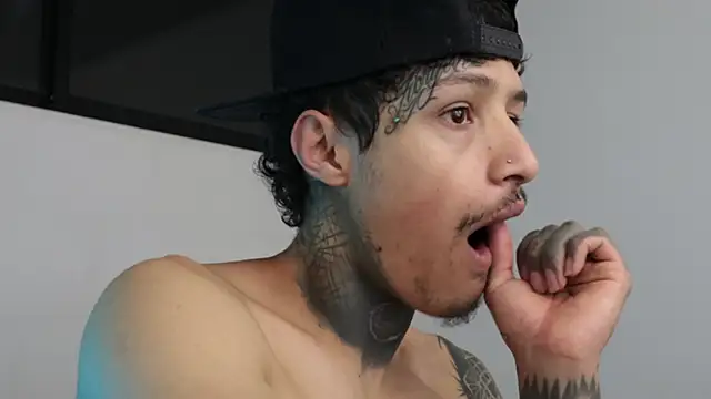 trieone online show from January 10, 3:50 am