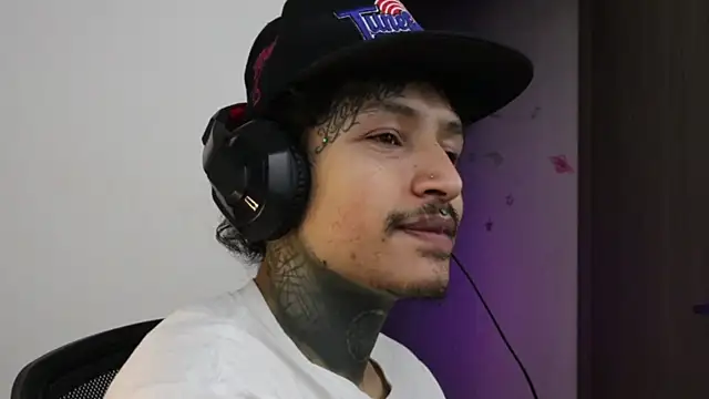 trieone online show from September 28, 11:14 pm