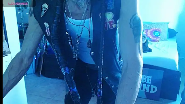 Snapshot of mycock2474u chatting on March 21, 1:02 am mycock2474u online show from March 21, 1:02 am