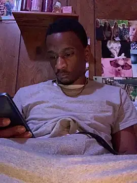 Snapshot of Tristris100 chatting on February 4, 8:46 am Tristris100 online show from February 4, 8:46 am