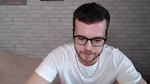 Alexxx horny online show from April 27, 12:13 pm