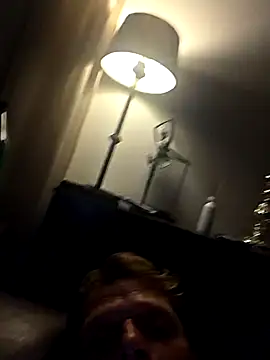Snapshot of Svenslut chatting on September 13, 10:33 pm Svenslut online show from September 13, 10:33 pm
