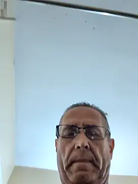 bobby69cock online show from October 15, 3:47 am