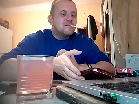 MrWhitePL online show from December 8, 5:44 pm