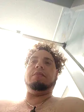 latinoflpr online show from February 8, 11:53 pm