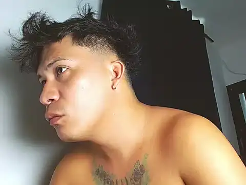 boyhot23x online show from March 14, 10:06 pm