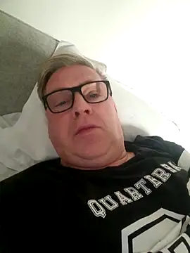 RobertStripX online show from December 15, 9:03 am