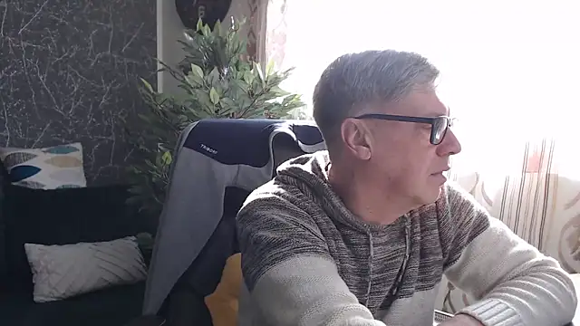 RobertStripX online show from March 5, 7:37 am