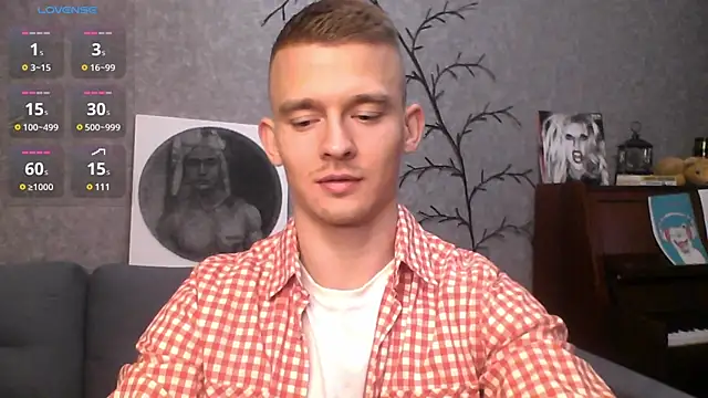 Snapshot of Marvelboy_ chatting on December 20, 12:38 pm Marvelboy online show from December 20, 12:38 pm
