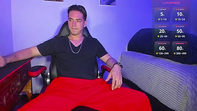 Alex smith00 online show from March 7, 2:04 am