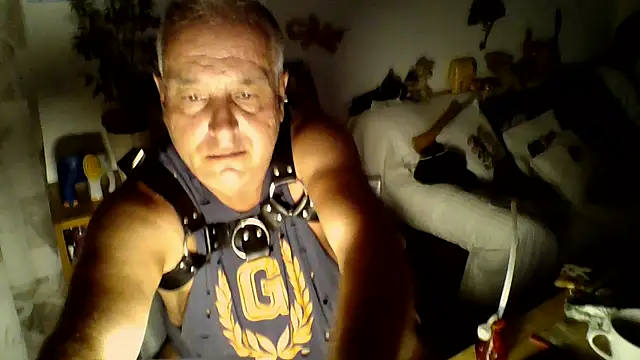 Marvin-Holland online show from December 4, 11:57 pm