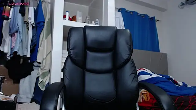 lewislamxxx hot online show from February 19, 11:01 pm