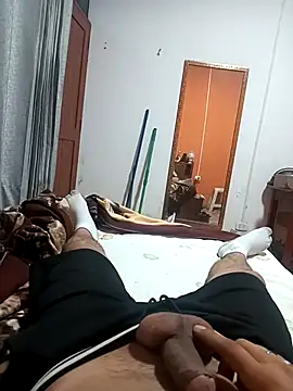 Lubraes online show from October 31, 3:52 am