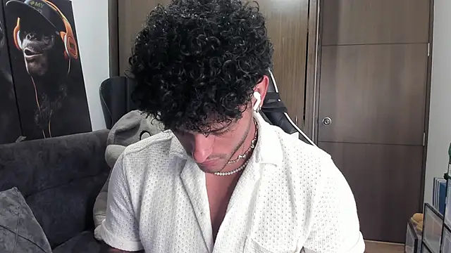 Alessandro Vanni online show from November 6, 1:52 am