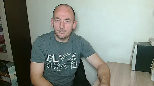 Johan   Barker online show from December 5, 2:02 pm