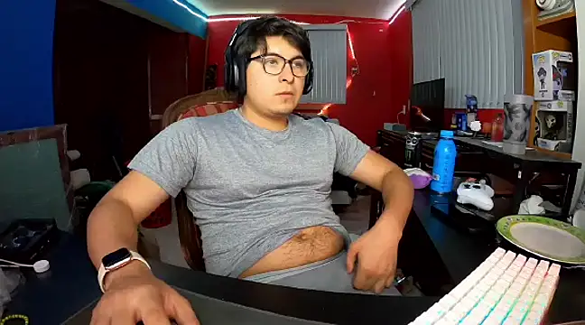 Nathanroberts111 online show from February 28, 10:39 pm