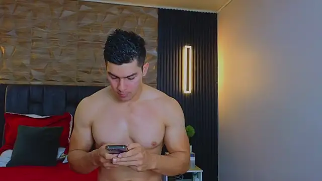 FelipeAndMarcello3 online show from March 8, 8:24 pm