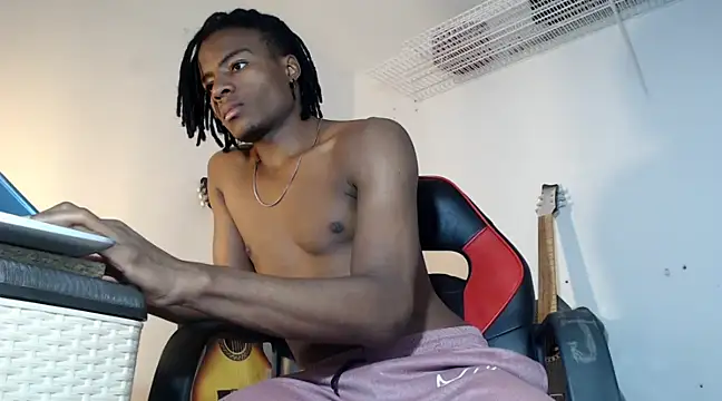 Snapshot of dann_hill chatting on January 17, 11:44 pm dann hill online show from January 17, 11:44 pm