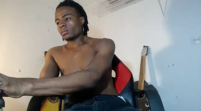 Snapshot of dann_hill chatting on December 22, 12:28 am dann hill online show from December 22, 12:28 am
