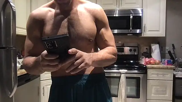 BigGuyMuscle online show from December 17, 2:52 am