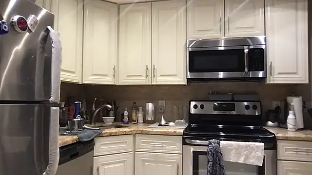 BigGuyMuscle online show from February 2, 12:31 am