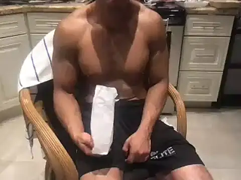 BigGuyMuscle online show from January 2, 11:49 pm